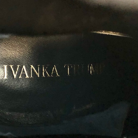 Beautiful Ivanka Trump Blue Suede/Black Elastic Ankle Boots - Picture 11 of 12